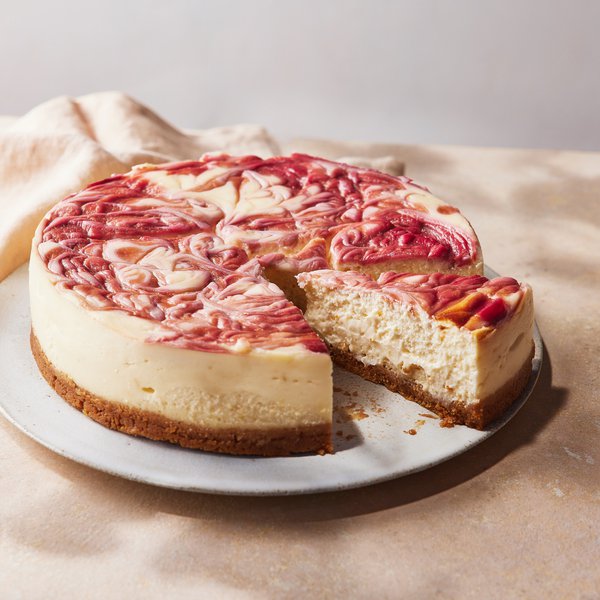 Raspberry ripple cheesecake