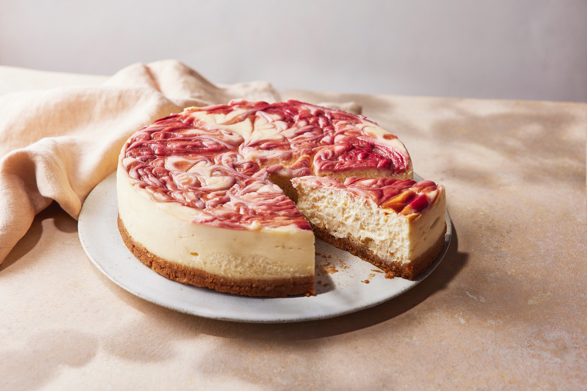 Raspberry ripple cheesecake