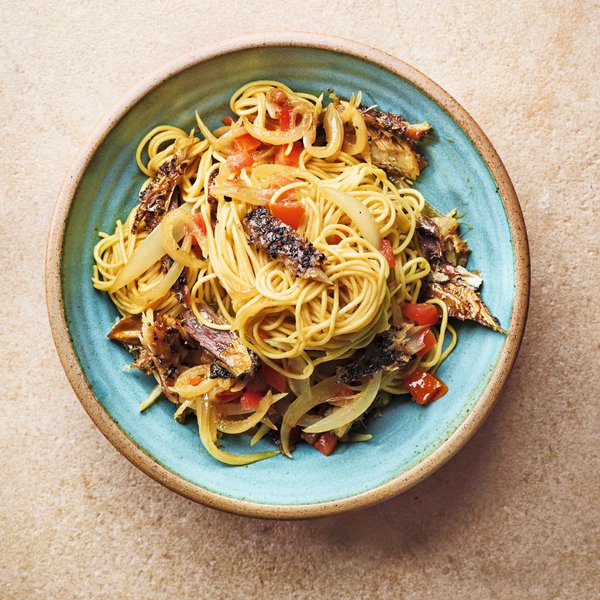 Speedy peppered mackerel noodles