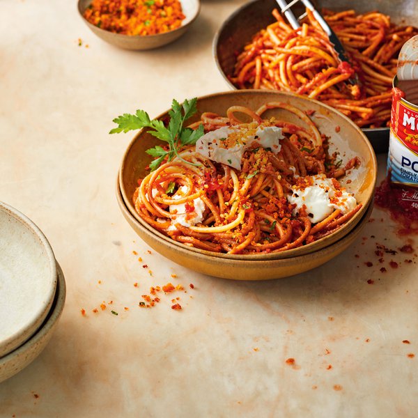 Bucatini all’assassina with burrata &amp; ’nduja crumb