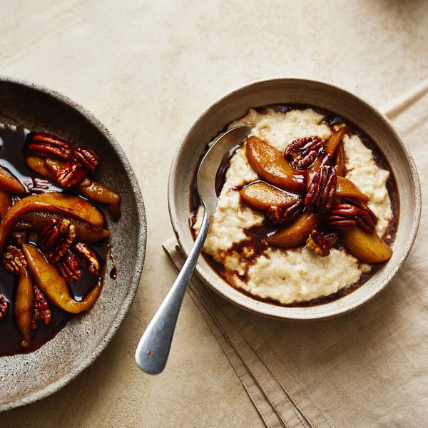 Chai pear porridge