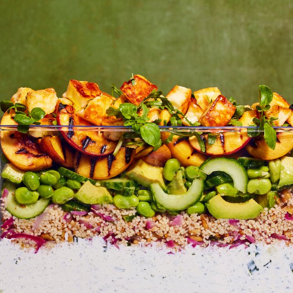 Griddled peach salad with honeyed halloumi croutons