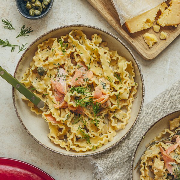 Cheesy truffle salmon pasta