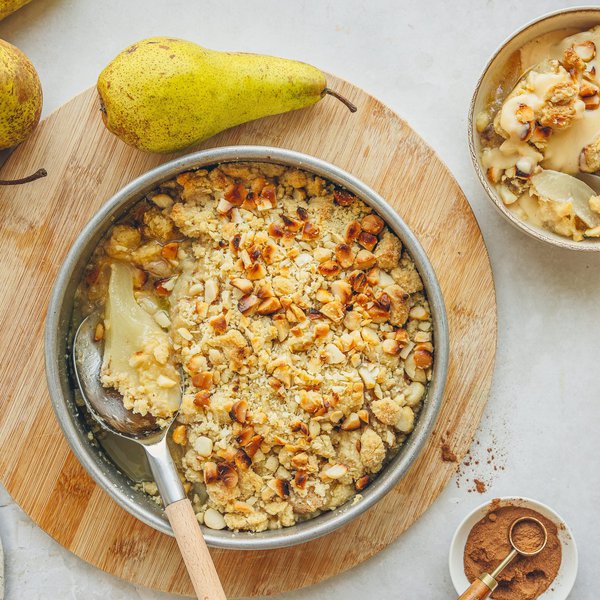 Spiced pear and macadamia crumble