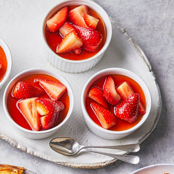 Vanilla pots with strawberries &amp; espresso caramel