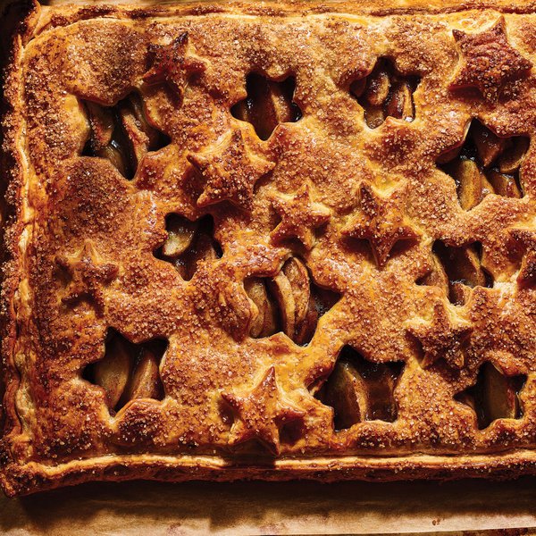 Giant apple &amp; mincemeat pie