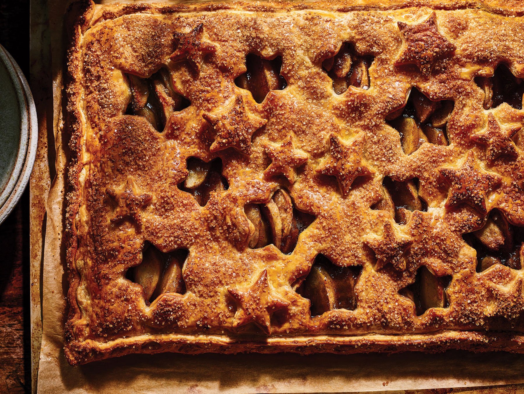 Giant apple & mincemeat pie