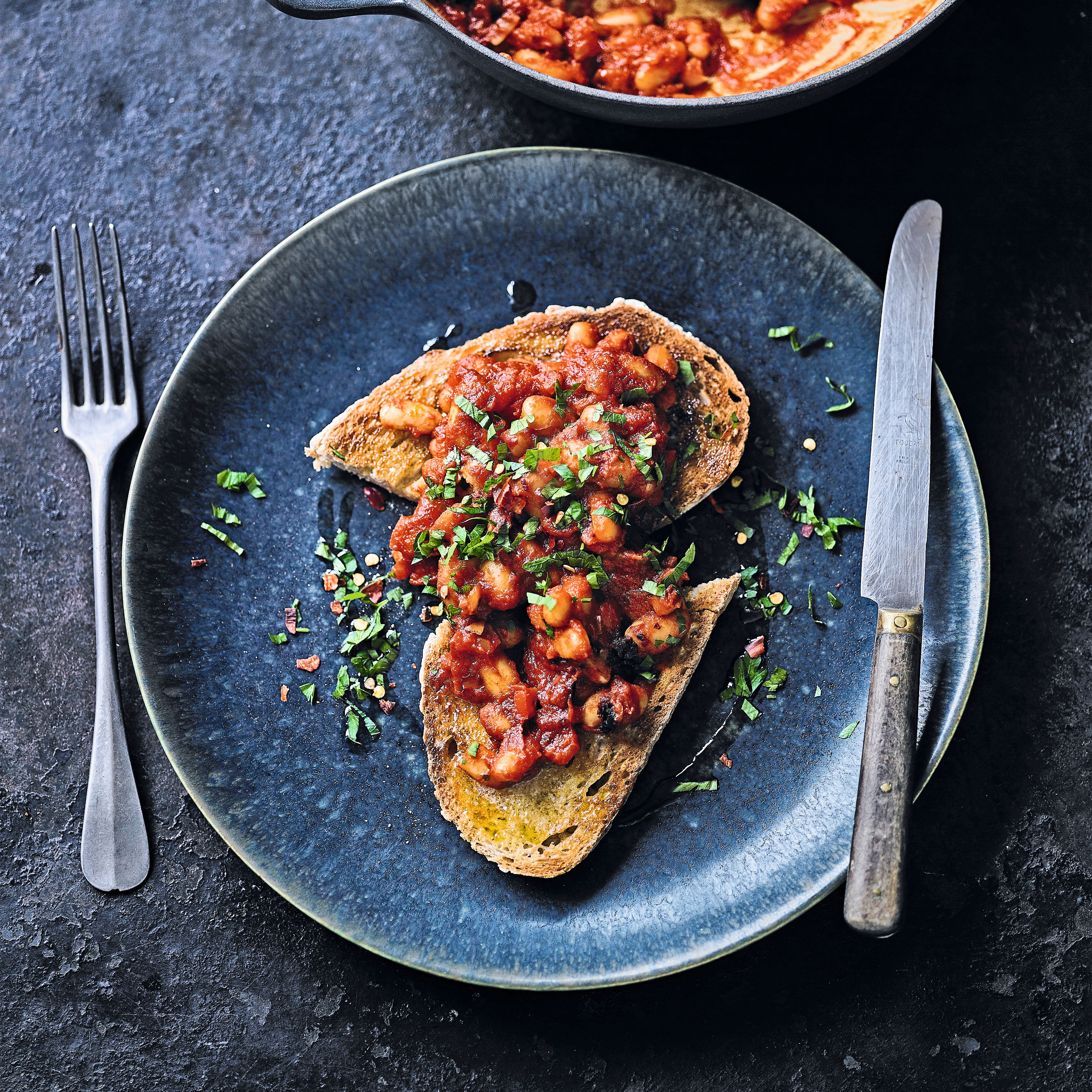 Homemade smoky baked beans