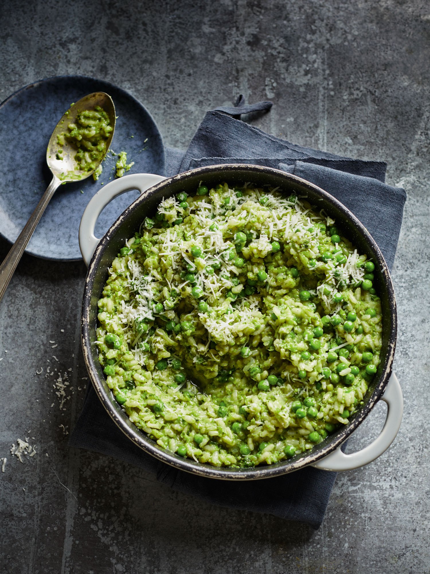 Pea risotto with spinach