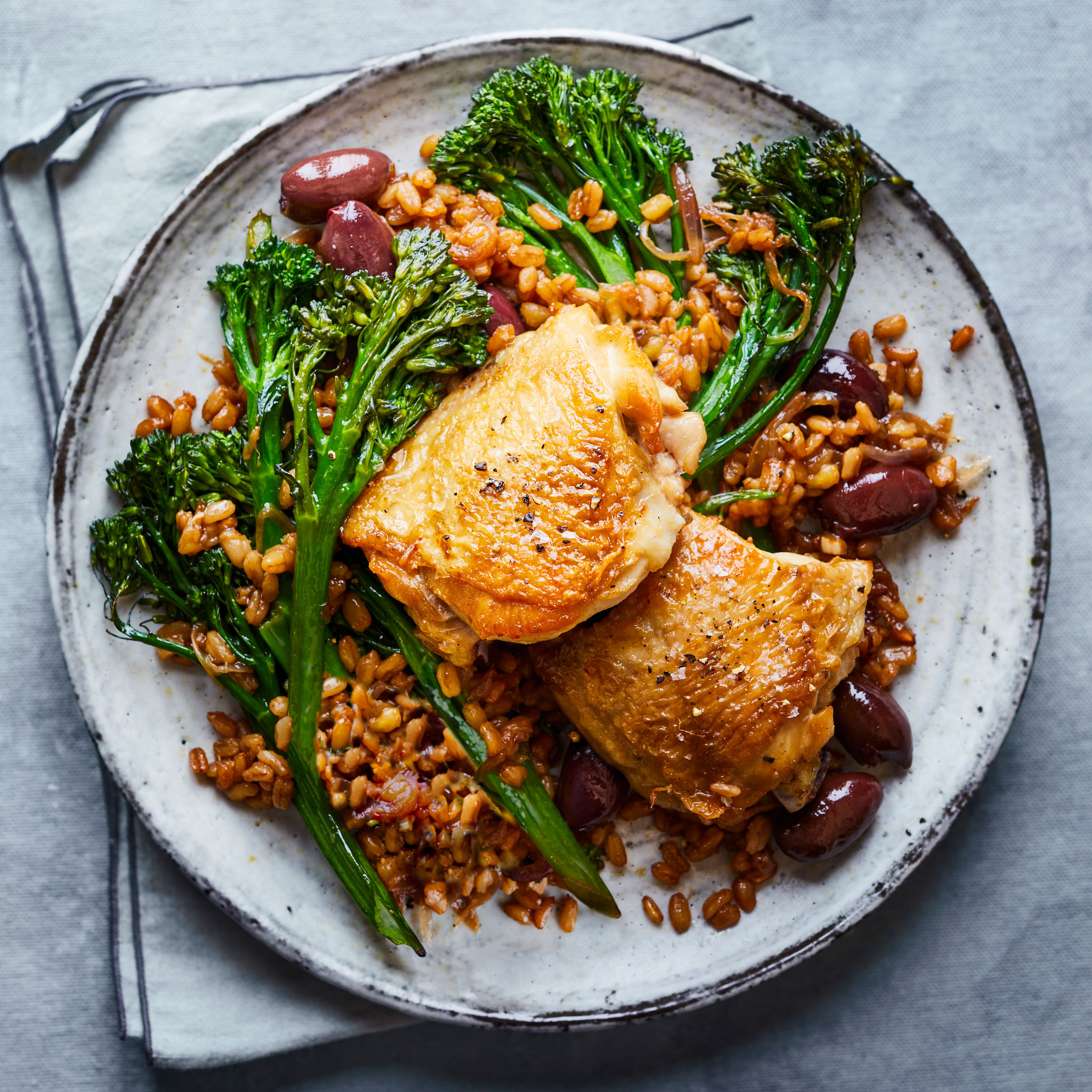 Roast chicken with spelt & broccoli